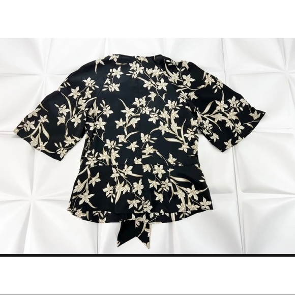 Vince Camuto Womens Sz M Black Floral Tie-Front Peplum Tropical Blouse Top - Picture 6 of 8